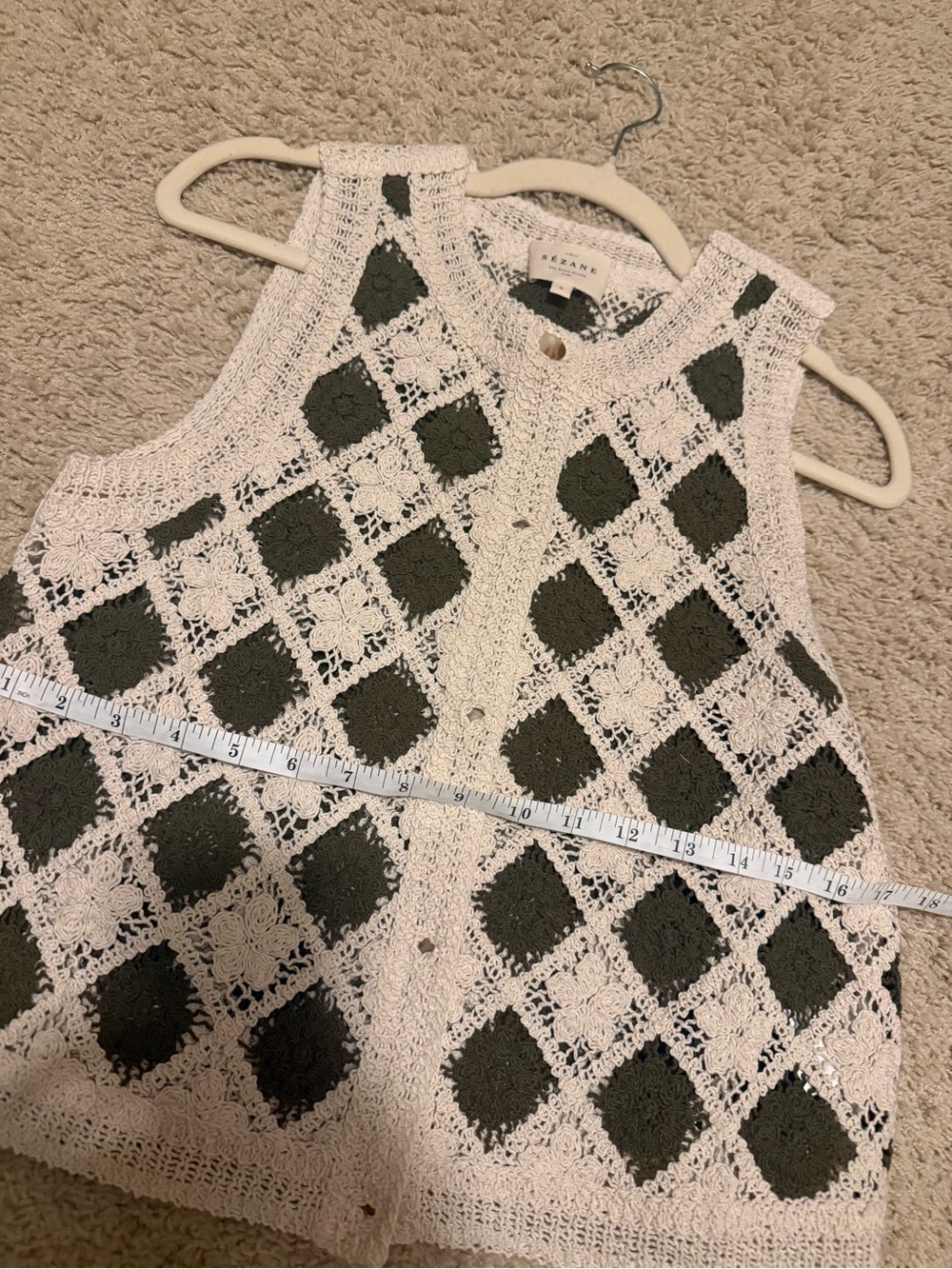 Sezane Ron Top Ecru Kaki
Sleeveless Crochet Vest in Cream & Olive - Picture 5 of 5